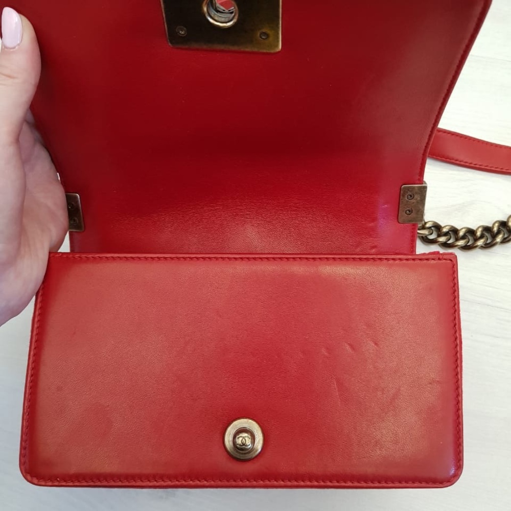 Chanel Small Red Suede Le Boy Bag - Picture 3 of 8